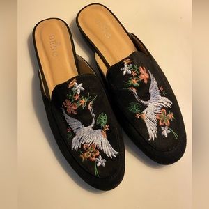 Embroidered Mule slip on black with bird and heron embroidery